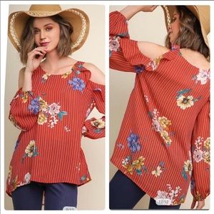 💕Cold Shoulder Red Striped Top